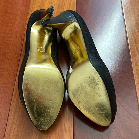 Elegant Brown’s black stilettos - Picture 5 of 7